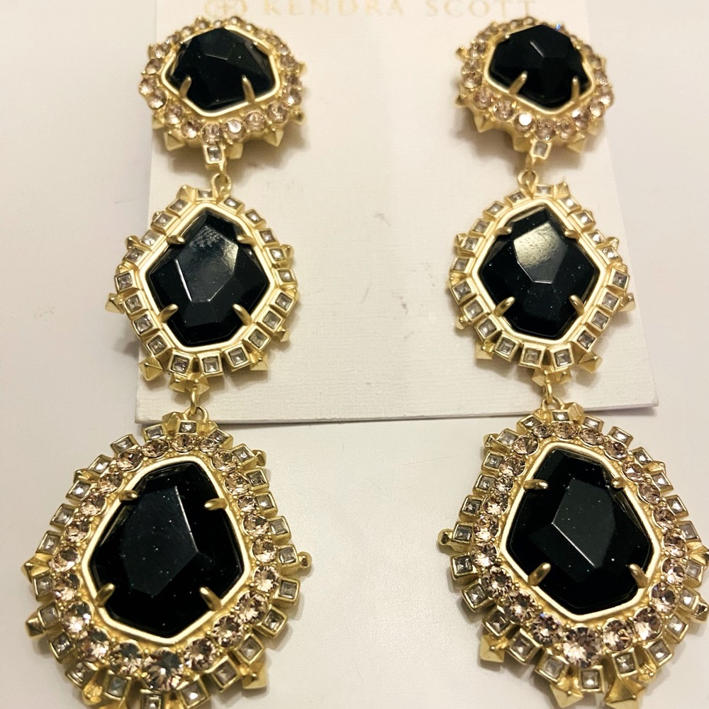 Black and Gold drop earrings. kendra Scott